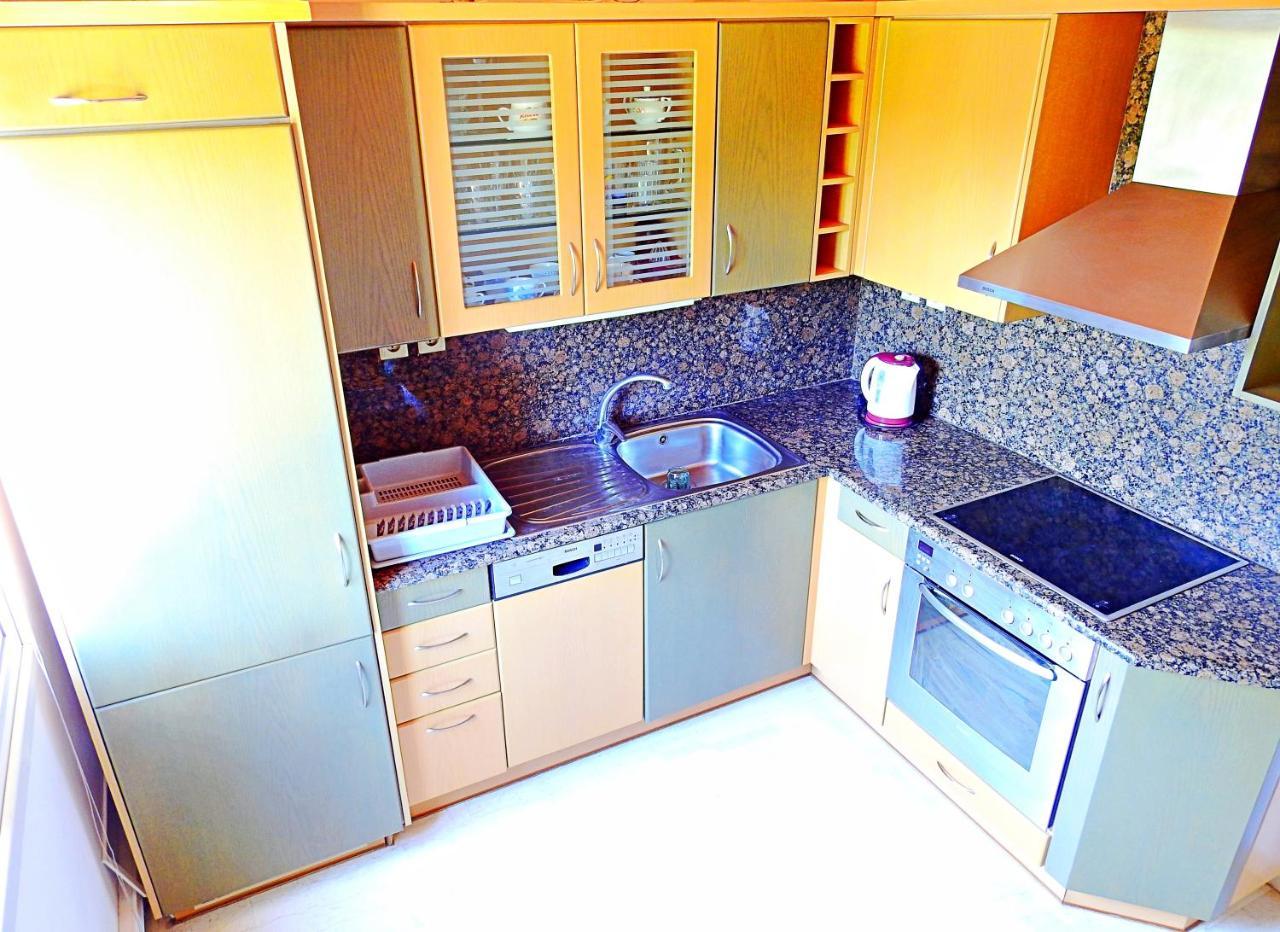 Dimitra Apartments K กอมเมนโน ภายนอก รูปภาพ