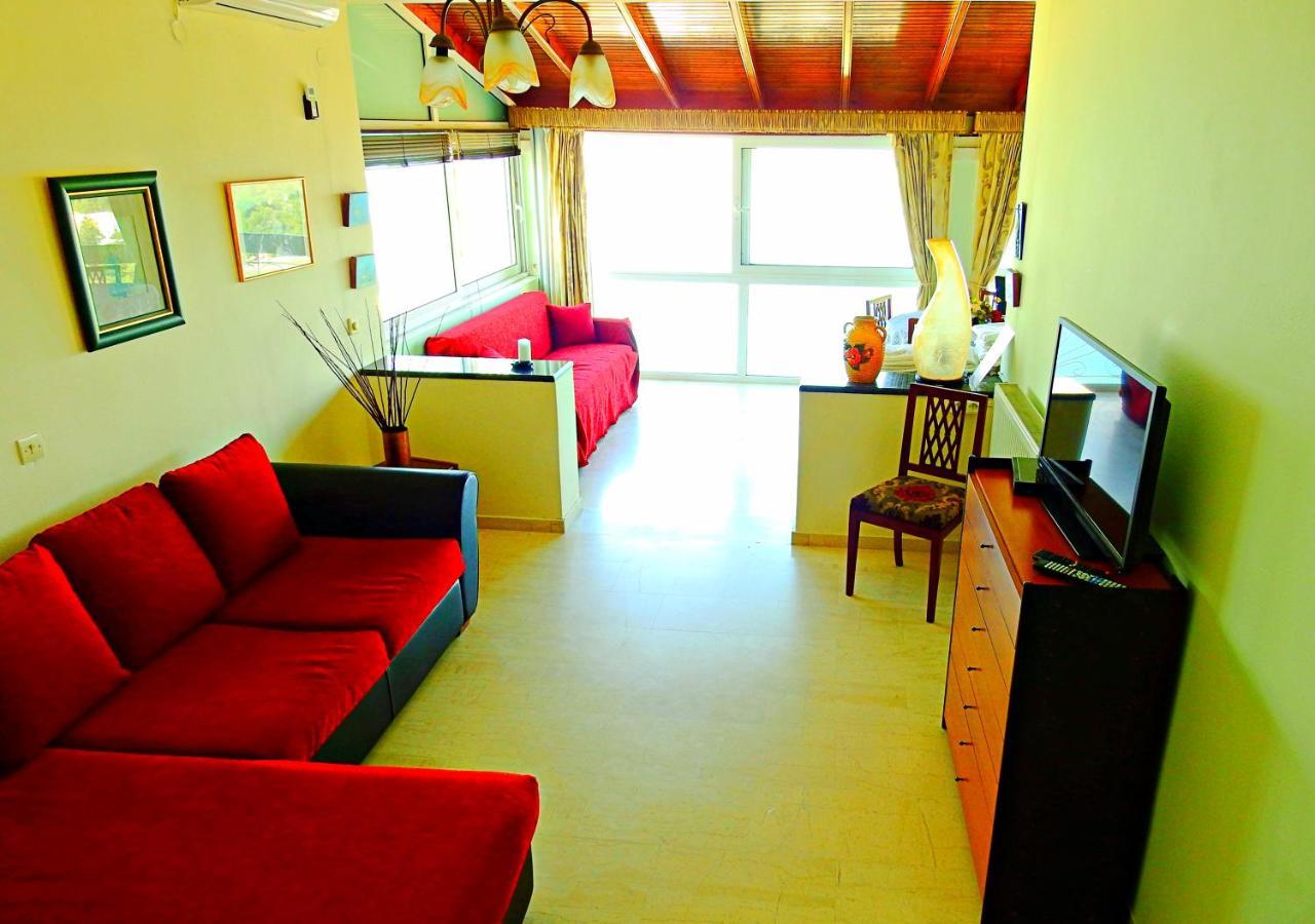 Dimitra Apartments K กอมเมนโน ภายนอก รูปภาพ